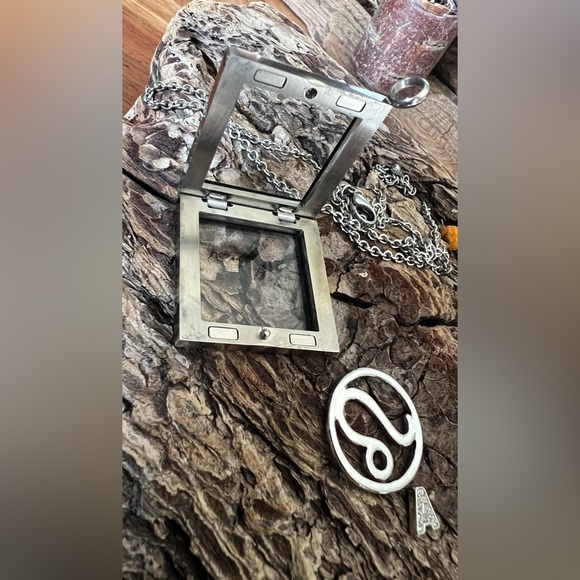 SOUTH HILL Square Black Floating Locket Necklace Charms Leo Zodiac Letter A Red - Picture 9 of 9